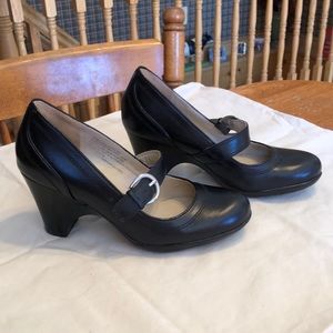 Naturalizer Leather Mary Jane heels